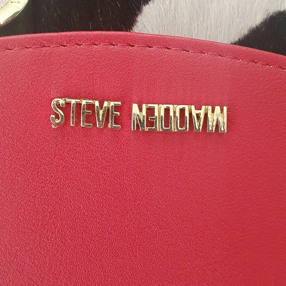 BNWOT Steve Madden red wallet (has defect) - Picture 3 of 11